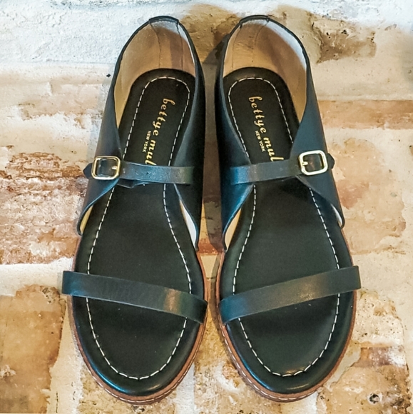leather double buckle sandals
